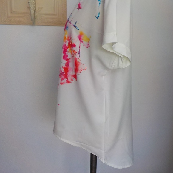 NEW Abstract Flower Tee Top - Picture 3 of 7